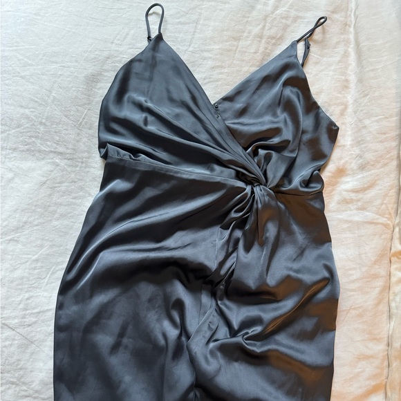 Astr | midi dress - Picture 2 of 9